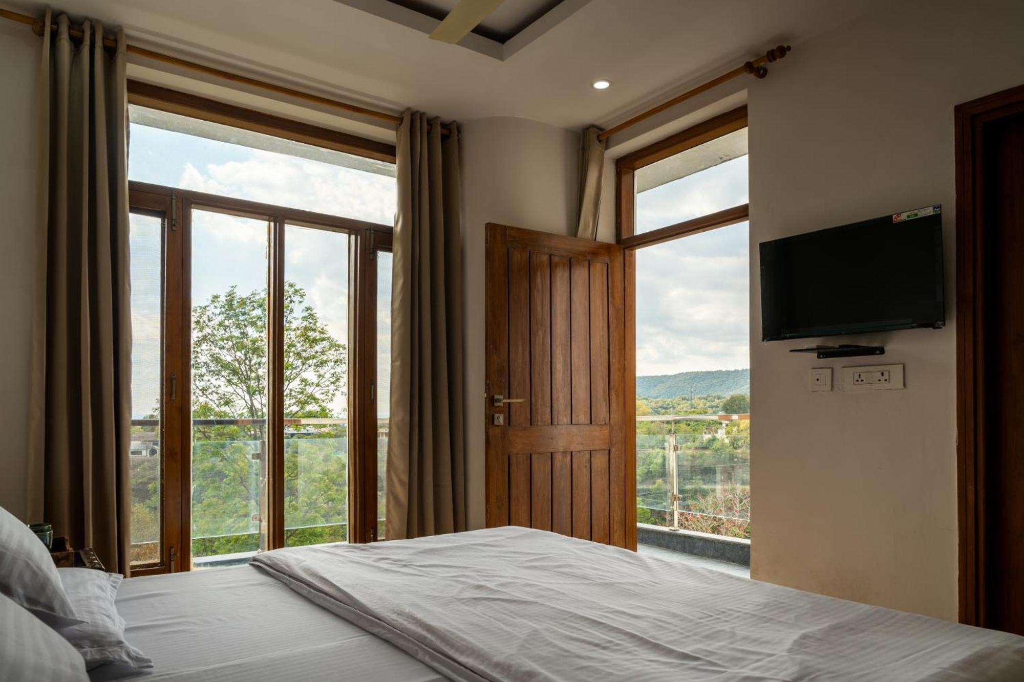Restnation By The Staycationer Dehradun Extérieur photo